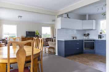 889 Pleasant Point Highway, Levels