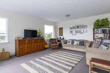 889 Pleasant Point Highway, Levels