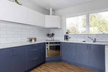 889 Pleasant Point Highway, Levels