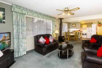 24 Shanly Street, Brown Owl