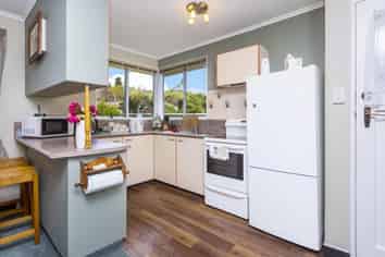 24 Shanly Street, Brown Owl