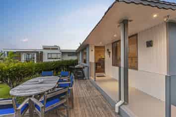 3/4 Marama Street, Castor Bay