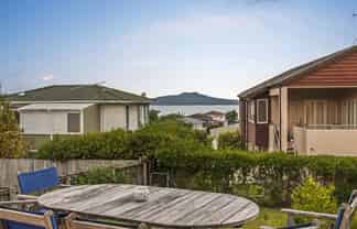 3/4 Marama Street, Castor Bay