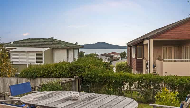 3/4 Marama Street, Castor Bay