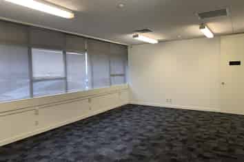 Ground floor office available now!!!