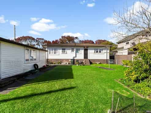 18 Eastdale Road, Avondale