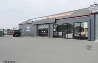 High Profile - Showroom/Warehouse & Large Yard