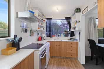 61 Bayswater Crescent, Bromley