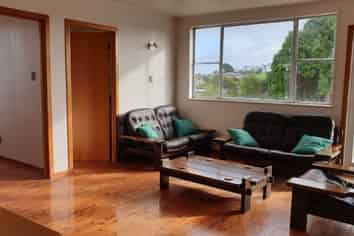 15 James McLeod Road, Helensville