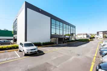 FULLY REFURBISHED AND FITTED