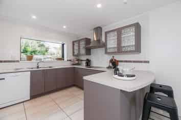 1/2A Sunnynook Road, Sunnynook