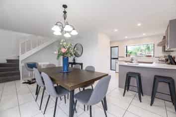 1/2A Sunnynook Road, Sunnynook