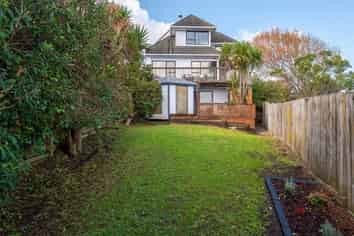 1/2A Sunnynook Road, Sunnynook