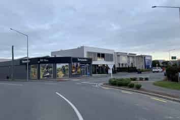 243sqm Showroom/Storage - Tower Junction Location