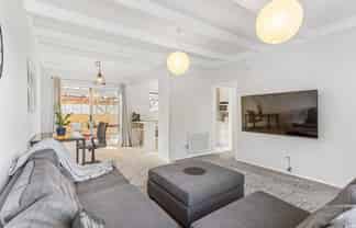 3/172 Beach Haven Road, Beach Haven