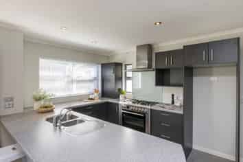 28a South Street, West End