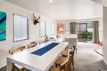 2/64 Schnapper Rock Road, Albany