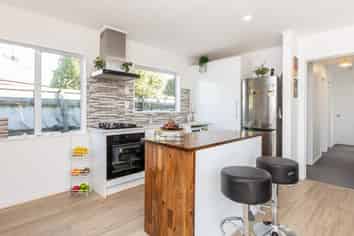 2/2/197 Avondale Road, Greenmeadows