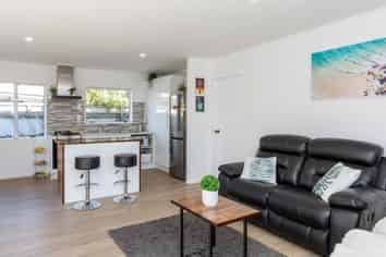 2/2/197 Avondale Road, Greenmeadows