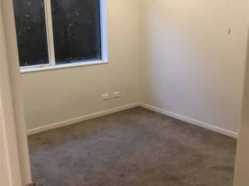 35E Huntington Park Drive, Greenhithe