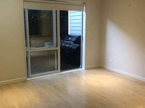 35E Huntington Park Drive, Greenhithe