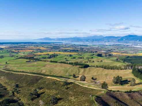 182 Malling Road, Redwood Valley