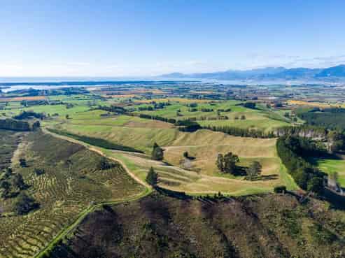 182 Malling Road, Redwood Valley