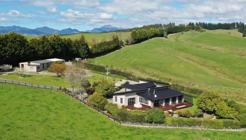 182 Malling Road, Redwood Valley