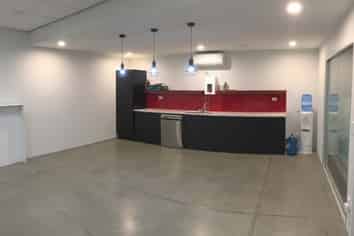 'A' Grade Broadway office - with carparks