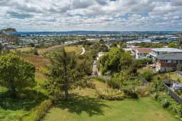 10 Felton Mathew Avenue, Saint Johns