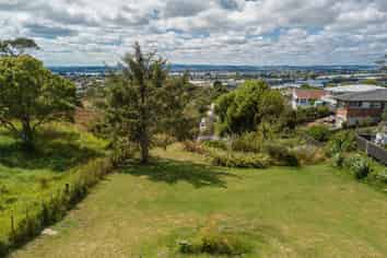 10 Felton Mathew Avenue, Saint Johns