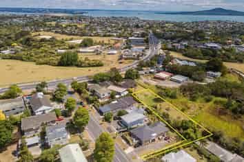 10 Felton Mathew Avenue, Saint Johns