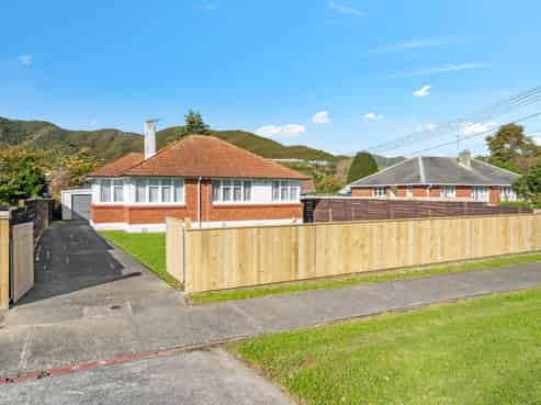 1110 High Street, Taita