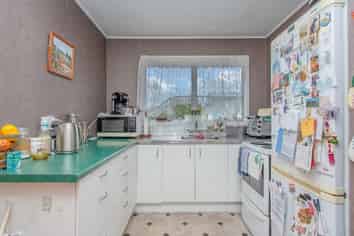 1 Bay Grove, Pukehangi