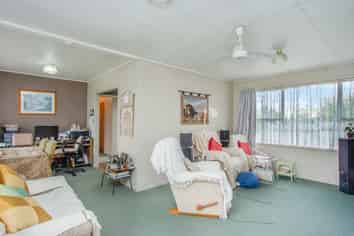 1 Bay Grove, Pukehangi