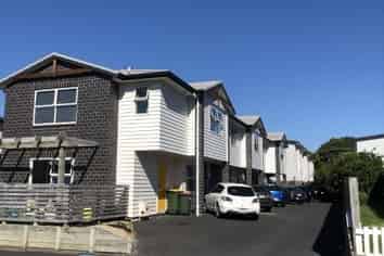 1/16A Hogan Street, Hillcrest