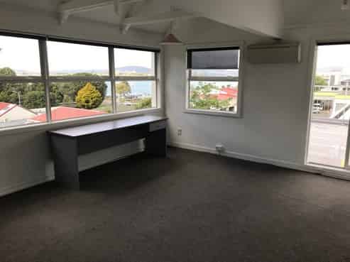 CBD office with 7 carparks!