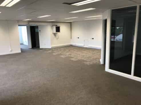 CBD office with 7 carparks!