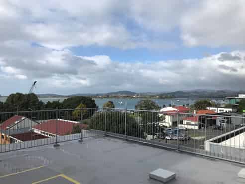 CBD office with 7 carparks!