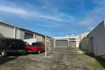 HENDERSON SPLIT RISK INVESTMENT!