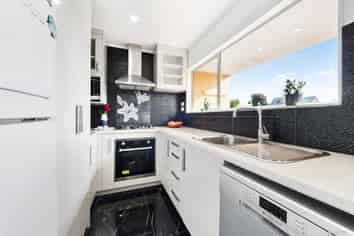 6/24 Woodglen Road, Glen Eden