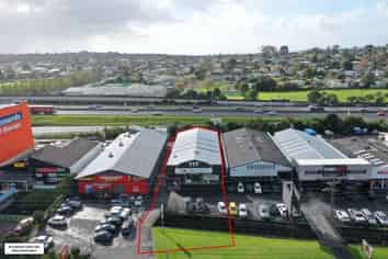 Prime Showroom/warehouse on Wairau