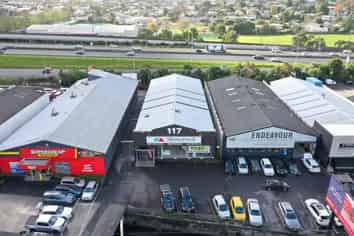 Prime Showroom/warehouse on Wairau