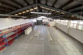 1,000sqm Road Front Warehouse with Yard
