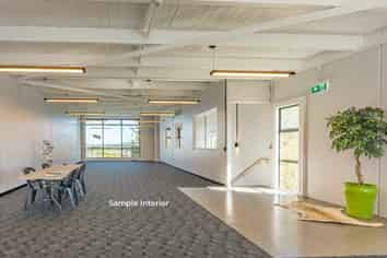 BRAND NEW COMMERCIAL UNIT IN BOOM AREA