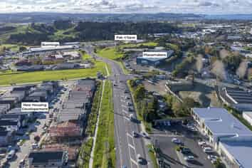 BRAND NEW COMMERCIAL UNIT IN BOOM AREA