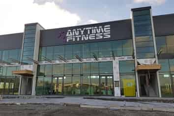 High visibility retail space on Ormiston Road