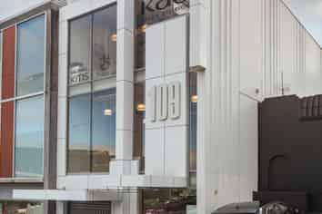 MODERN CHARACTER SPACE WITH PROFILE