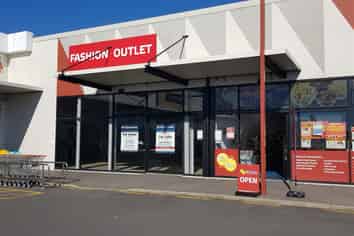 Retail/Hospitality Space With Vendor Start Up Package