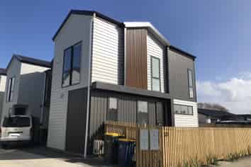 1/21 Akoranga Dr, Northcote